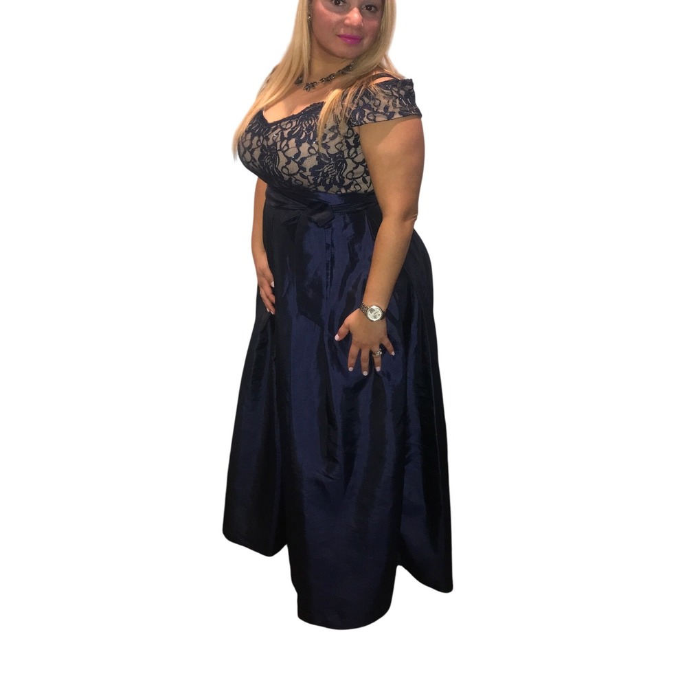 R&M Richards Petite Dress Womens Sz.10P Navy Blue Lace Bodice Satin Formal Gown